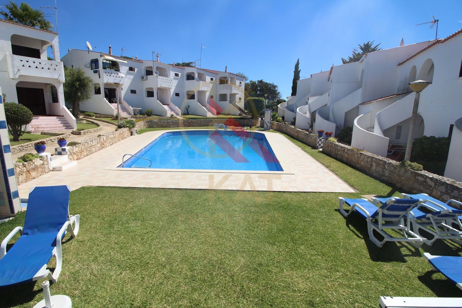 Apartamento T2 com Piscina e Vista Mar – Alporchinhos, Porches