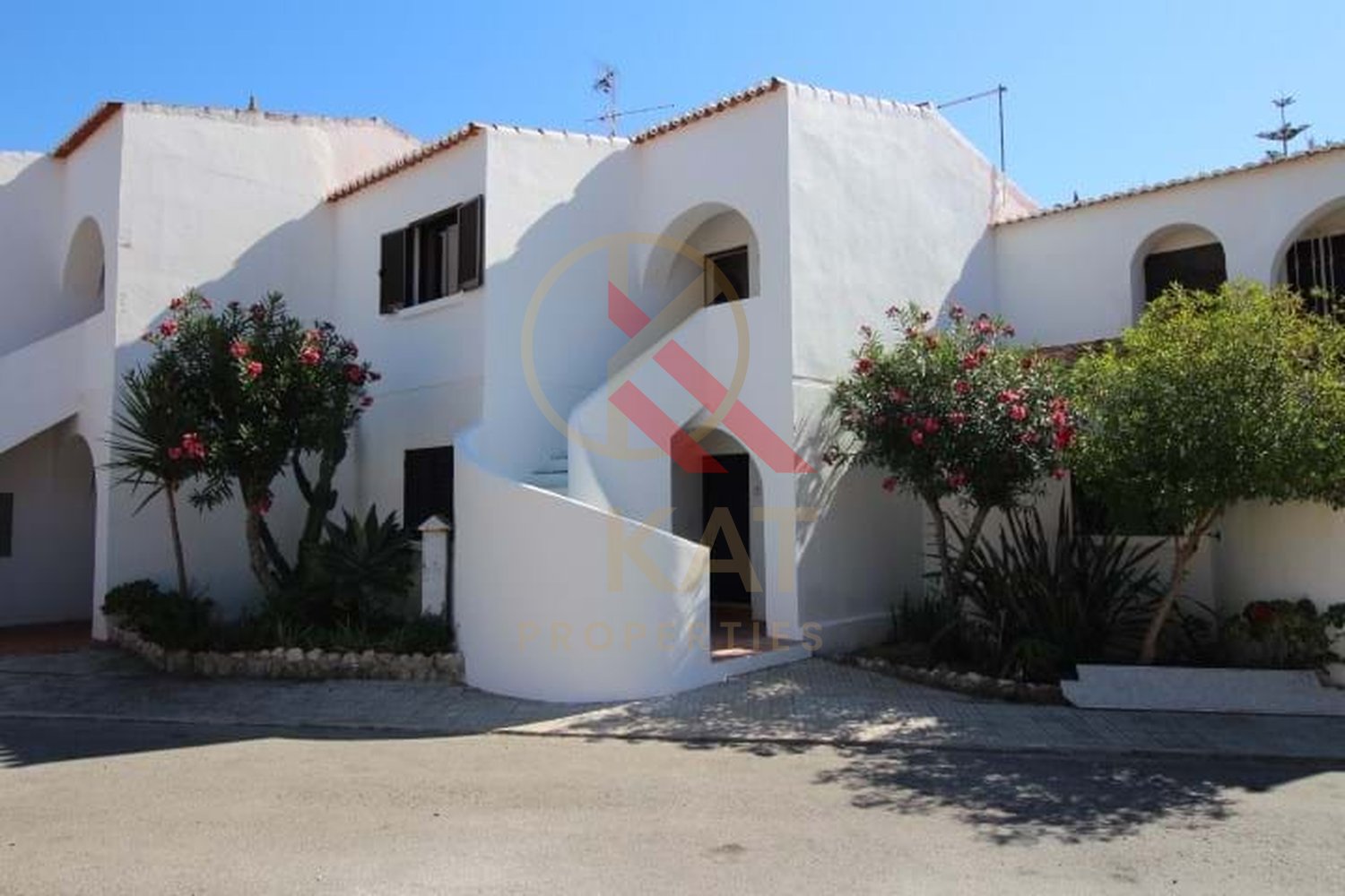 Apartamento T2 com Piscina e Vista Mar – Alporchinhos, Porches