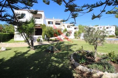 Apartamento T2 com Piscina e Vista Mar – Alporchinhos, Porches