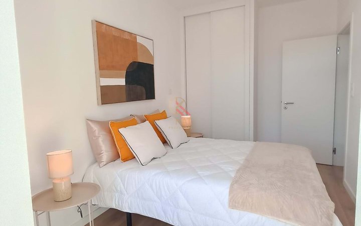 Apartamento T3 Remodelado em Benfica – Varandas | Elevadores | Zona Central