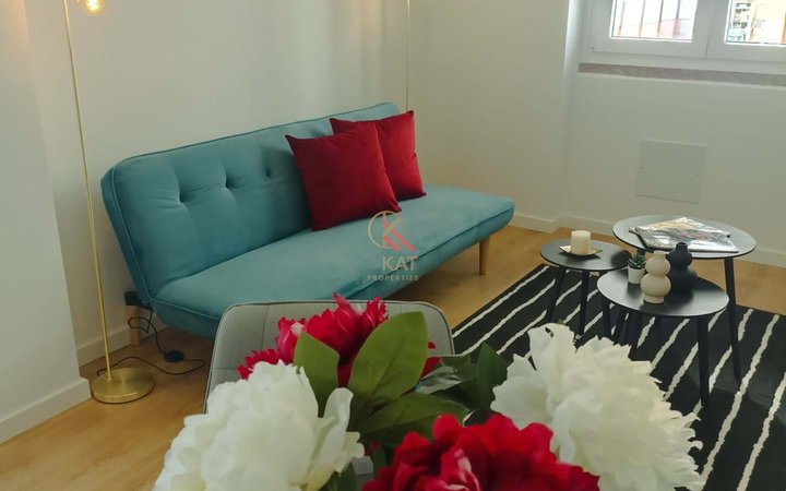 Apartamento T3 Remodelado em Benfica – Varandas | Elevadores | Zona Central