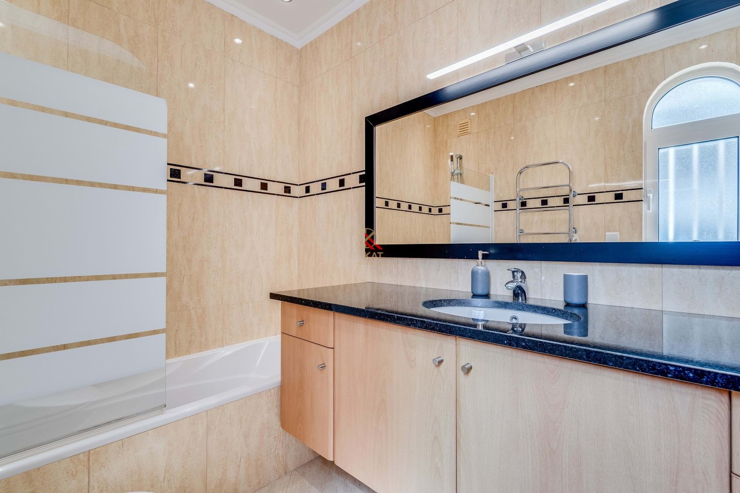 Moradia V4 com Piscina e Ginásio à venda em Portimão