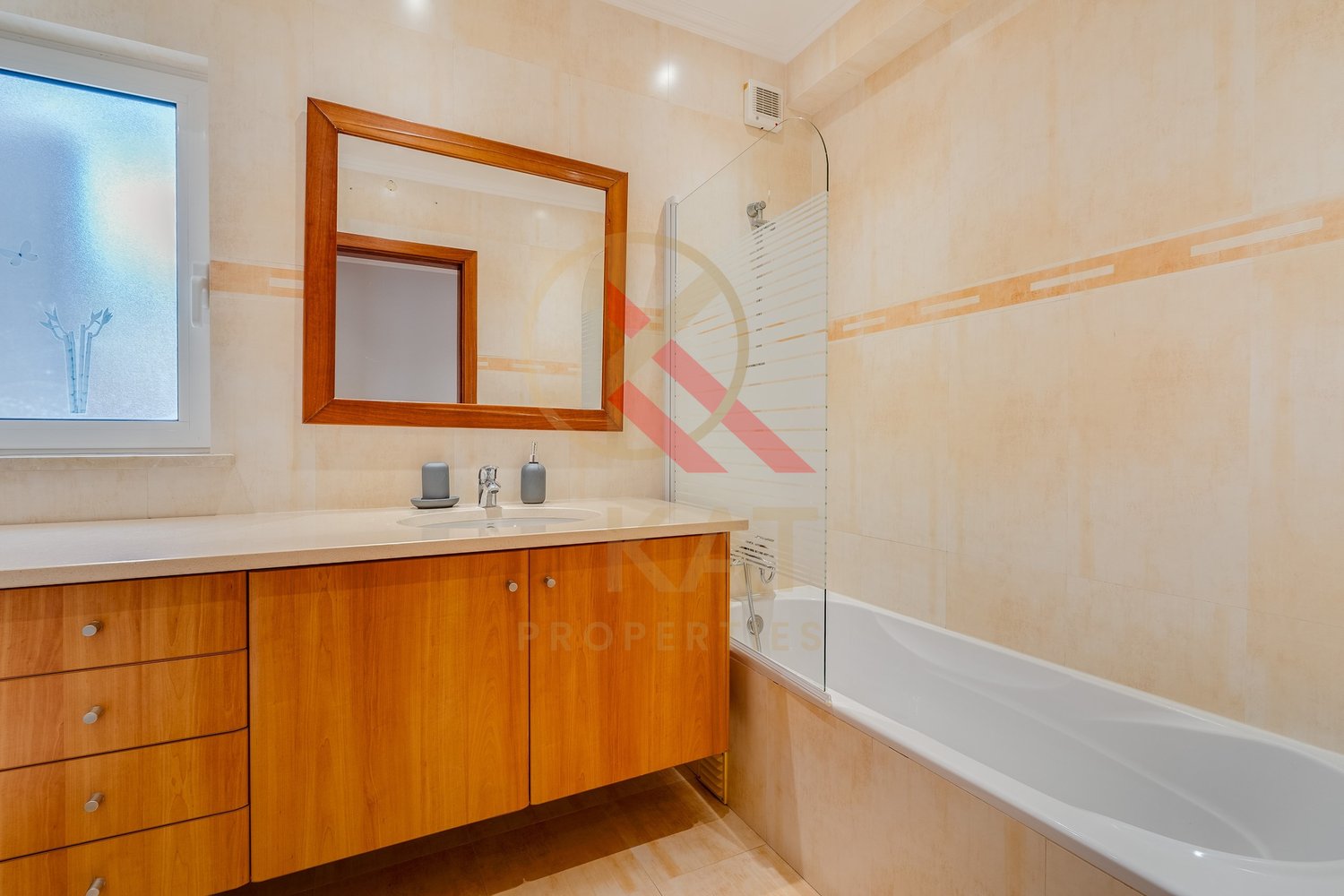 Moradia V4 com Piscina e Ginásio à venda em Portimão