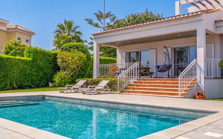 Moradia V4 com Piscina e Ginásio à venda em Portimão