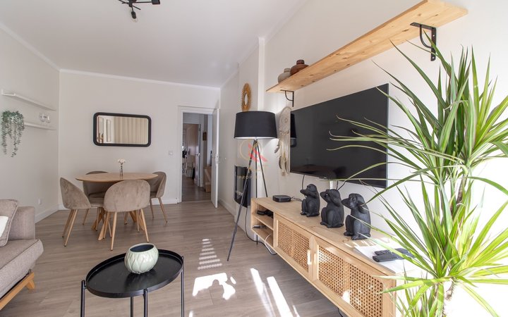 Apartamento T1 com estacionamento a 3 minutos da praia em Armação de Pêra