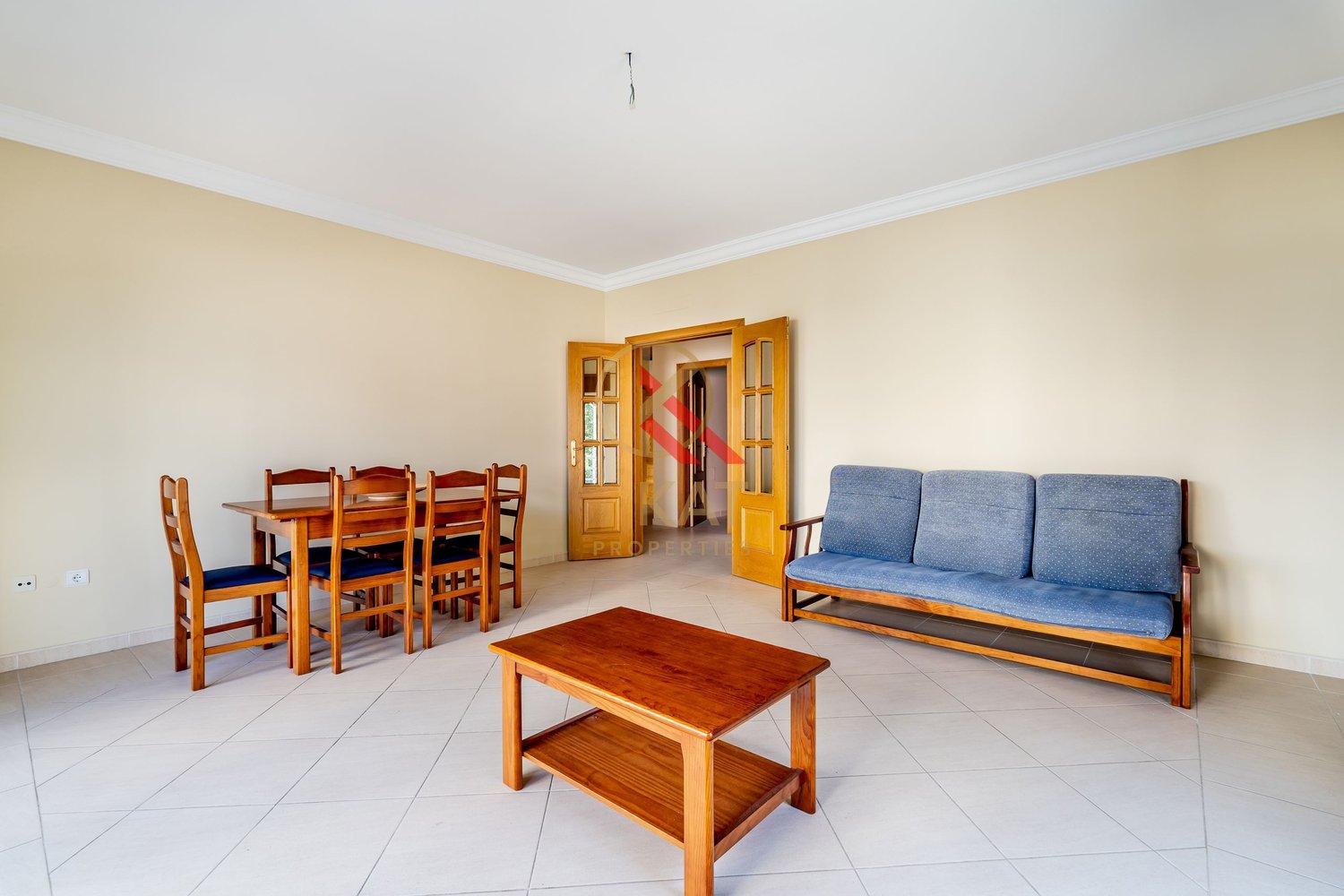  Apartamento T1 c/ Piscina, Garagem e Churrasqueira, próximo da praia 