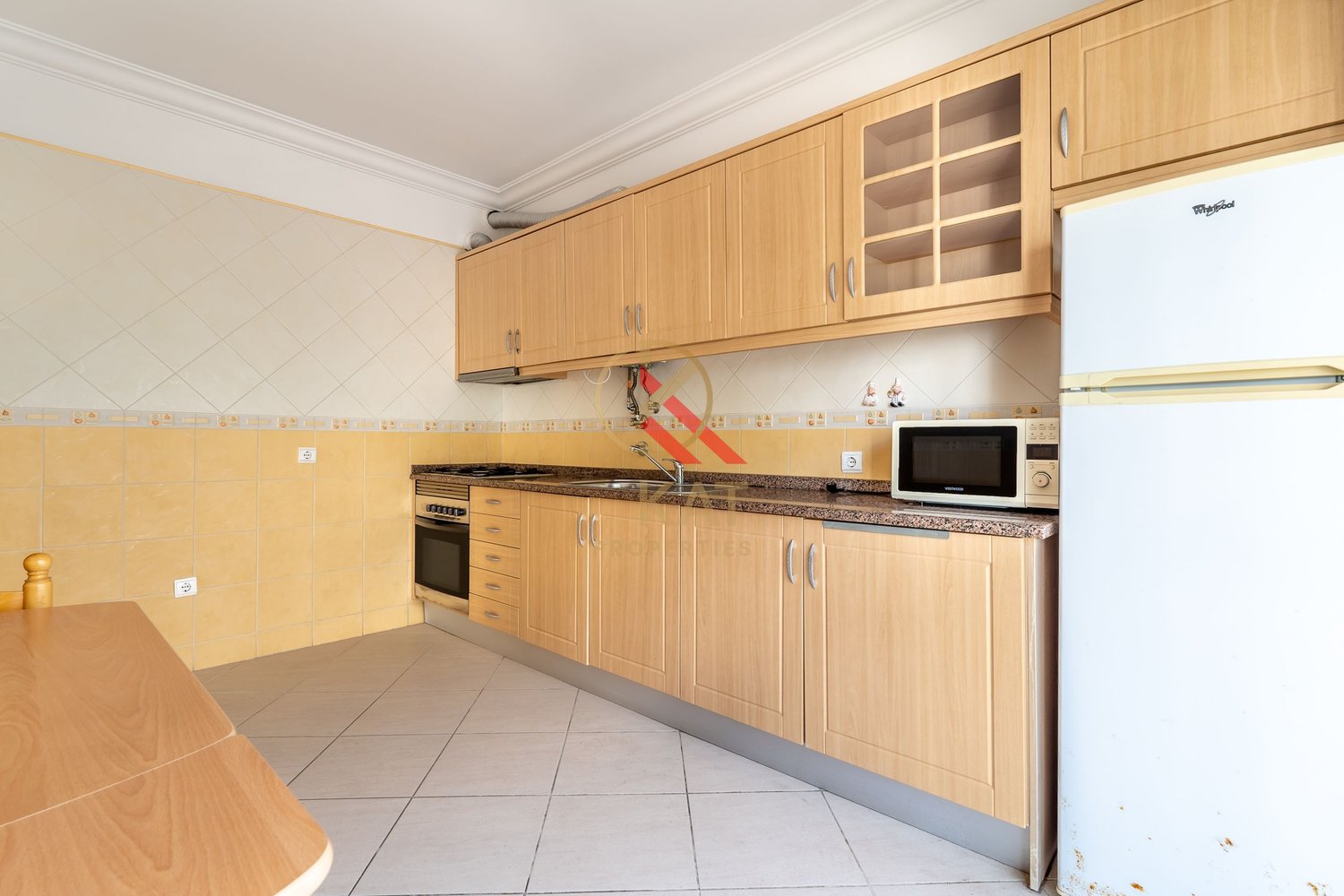  Apartamento T1 c/ Piscina, Garagem e Churrasqueira, próximo da praia 