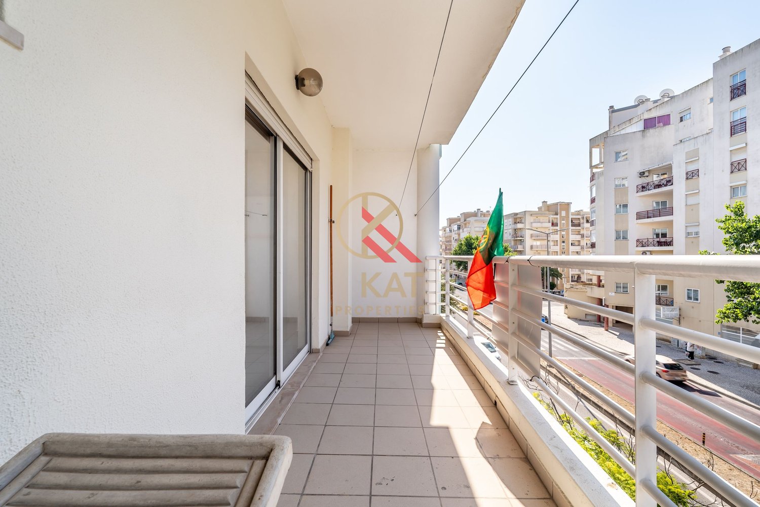  Apartamento T1 c/ Piscina, Garagem e Churrasqueira, próximo da praia 
