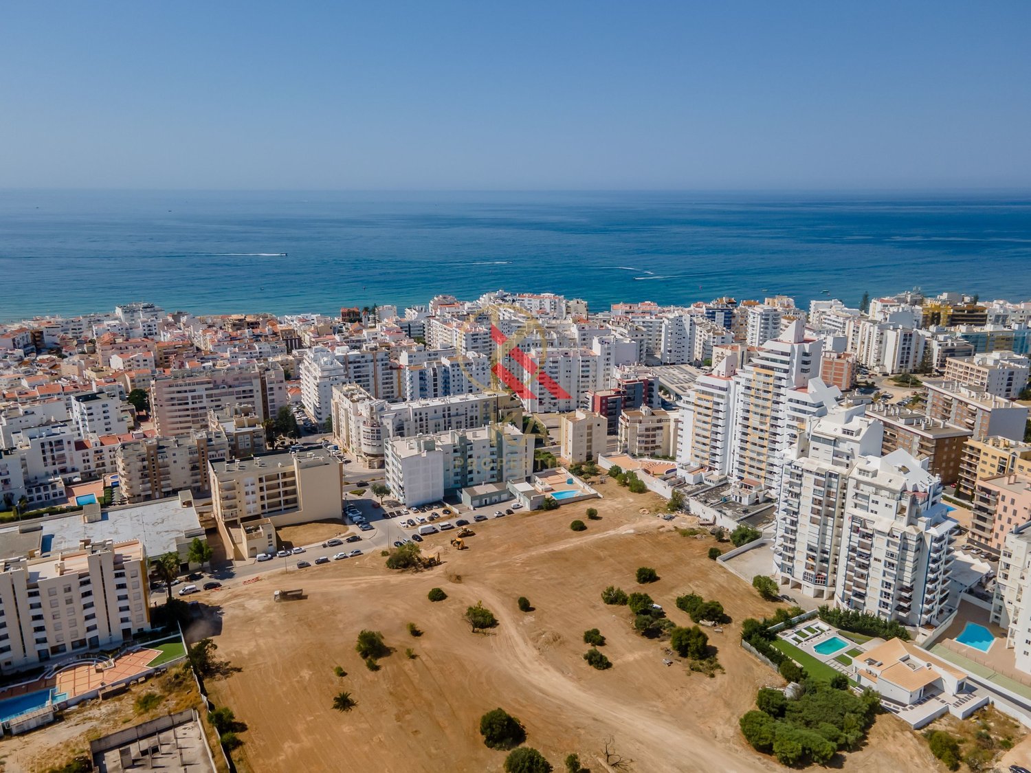 Apartamento T1 c/ Piscina, Garagem e Churrasqueira, próximo da praia 