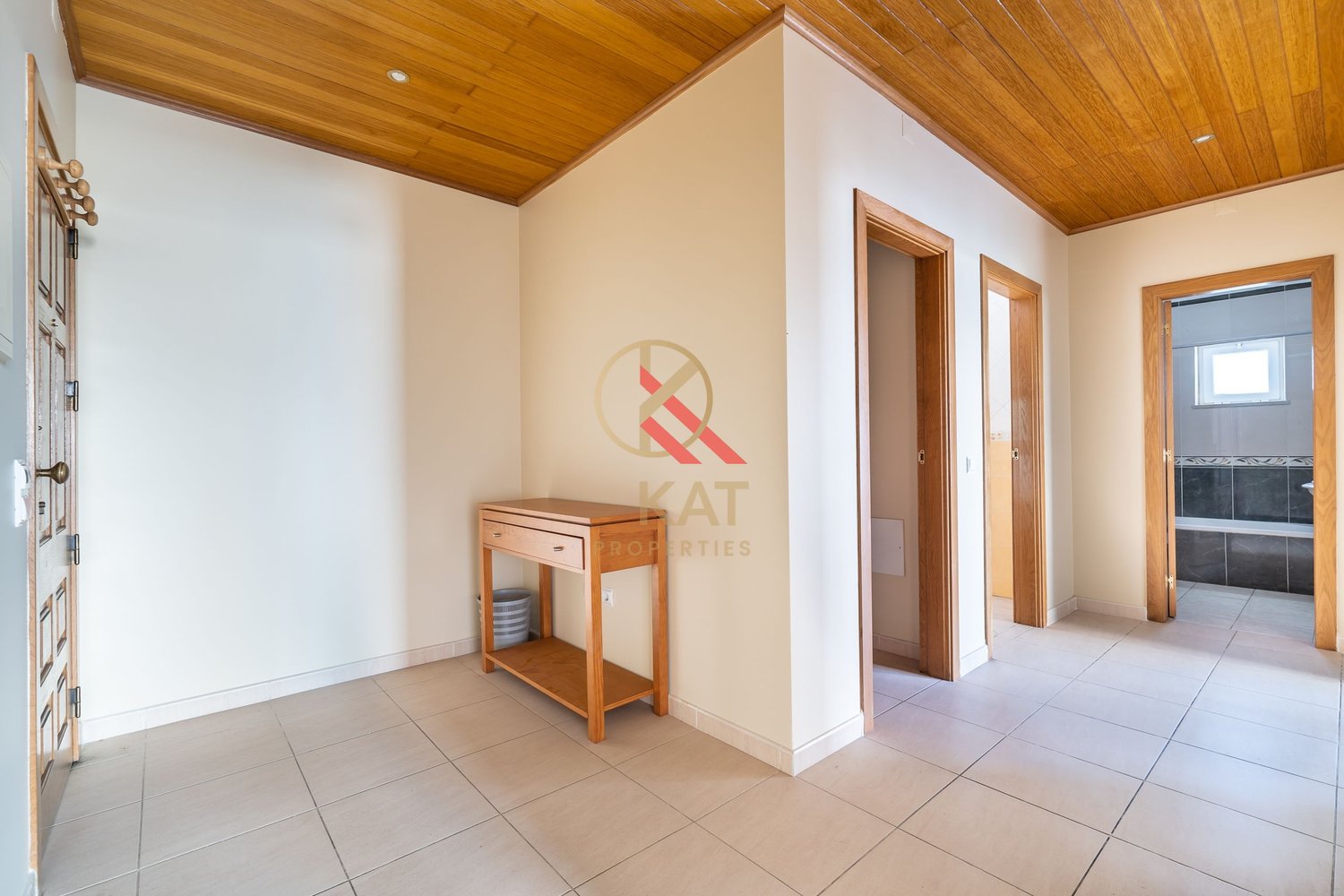  Apartamento T1 c/ Piscina, Garagem e Churrasqueira, próximo da praia 
