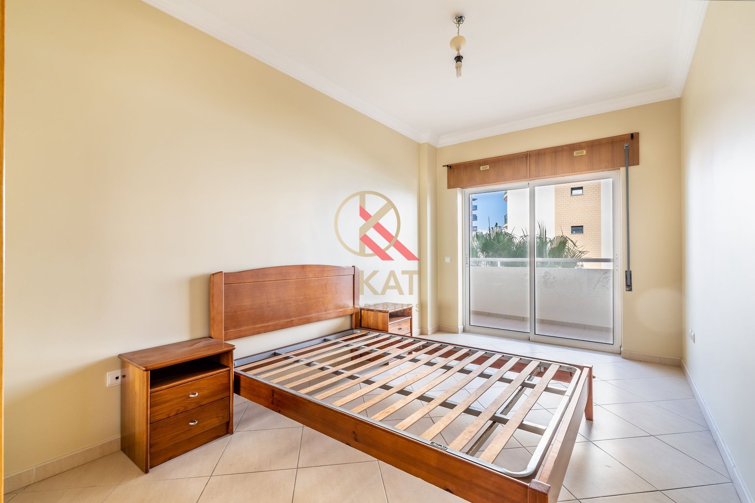  Apartamento T1 c/ Piscina, Garagem e Churrasqueira, próximo da praia 