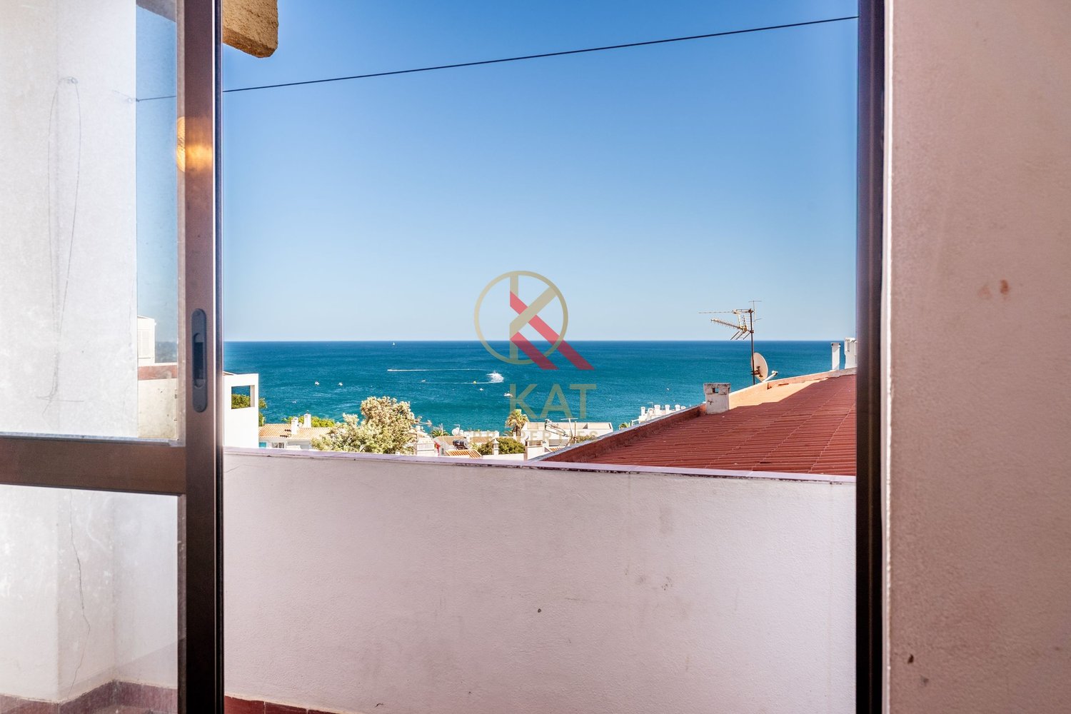 T2 com Vista Mar e Excelente Localização na Praia da Luz