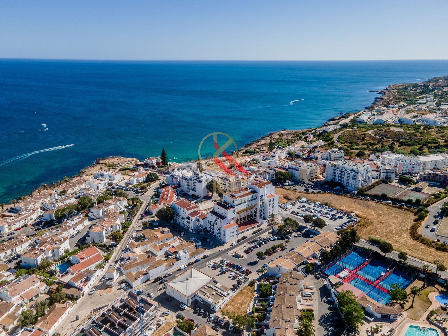 T2 com Vista Mar e Excelente Localização na Praia da Luz