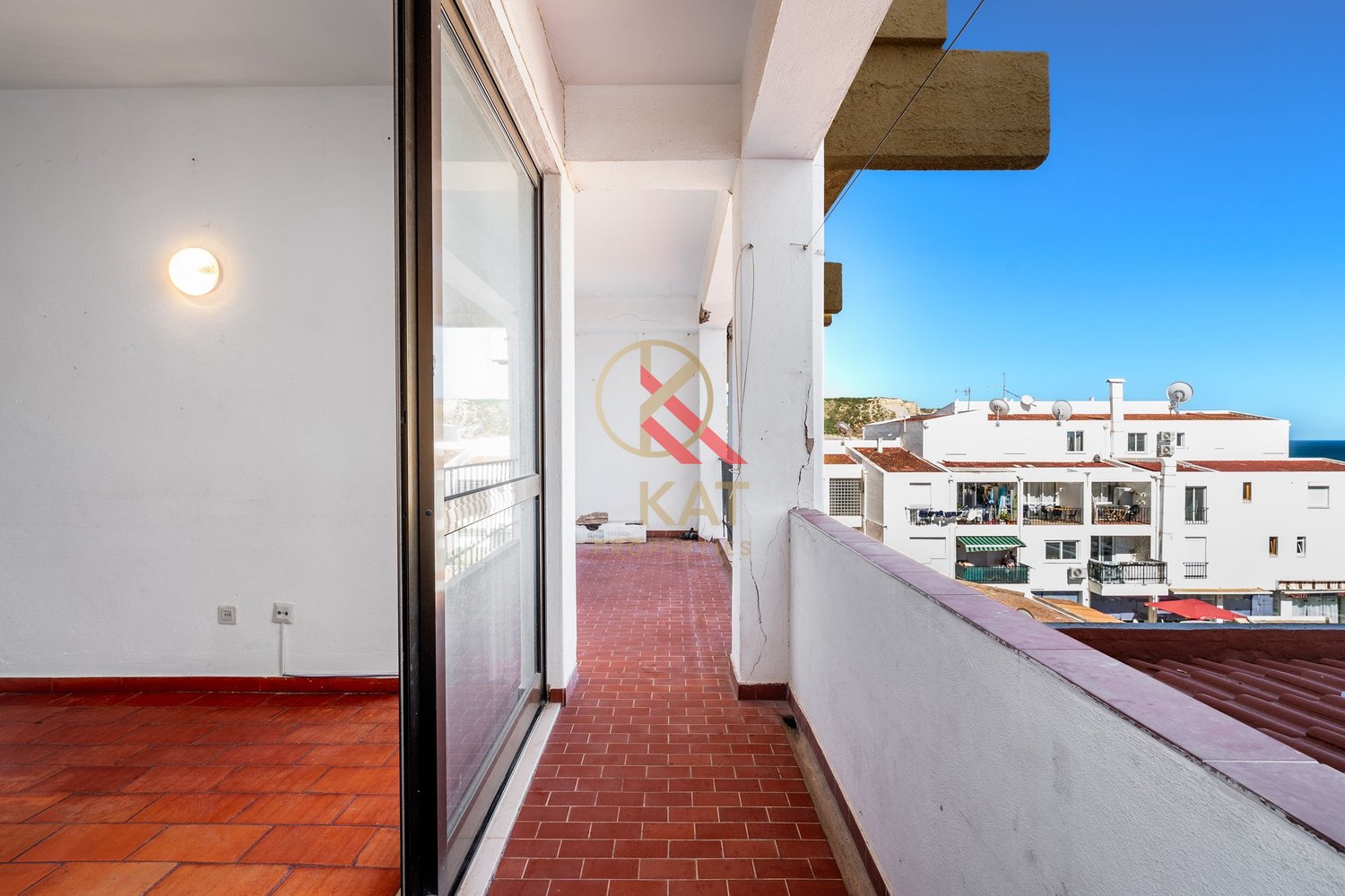 T2 com Vista Mar e Excelente Localização na Praia da Luz