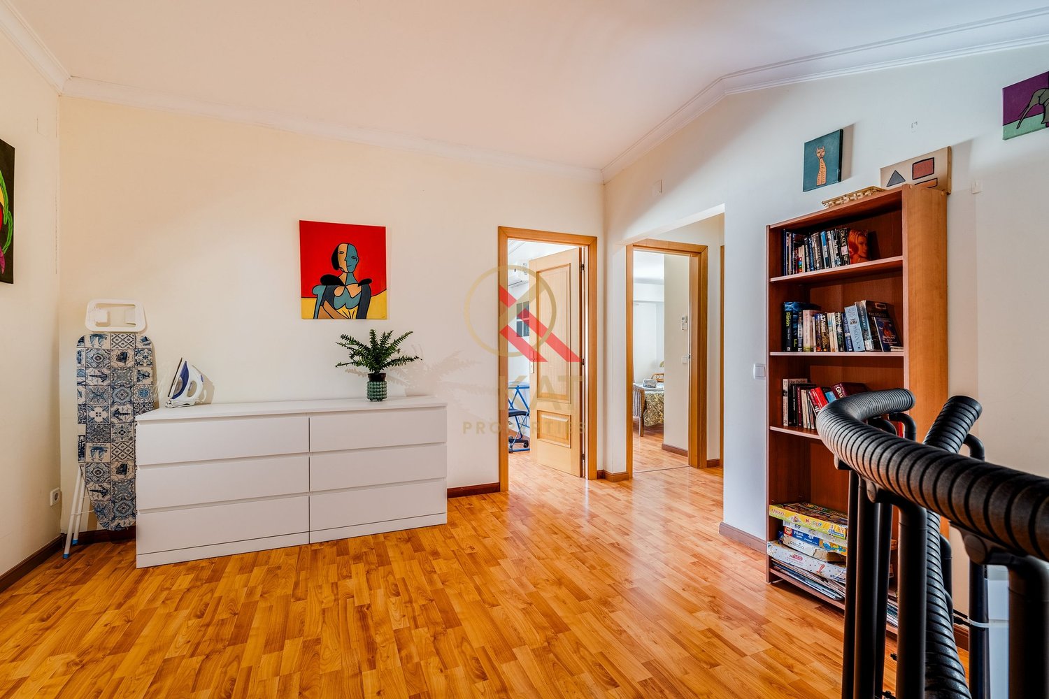 Apartamento T1+2 com Piscina e Terraços no Centro de Carvoeiro, a Poucos Passos da Praia