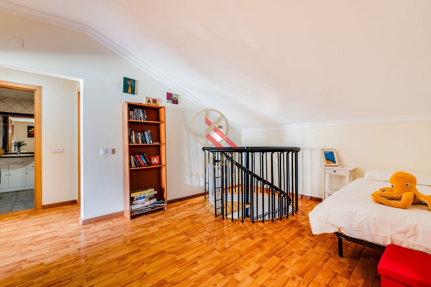 Apartamento T1+2 com Piscina e Terraços no Centro de Carvoeiro, a Poucos Passos da Praia