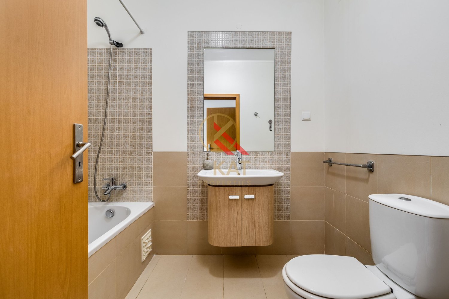 T2 com 2 WC e ampla varanda virada para a piscina | Conceição de Tavira